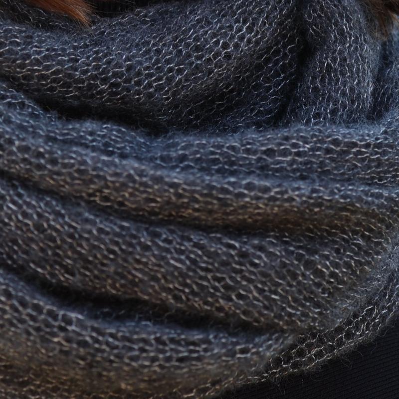 Edles handgestricktes Dreieckstuch aus Baby - Alpaka, Seide & Kaschmir – Anthrazit - BaryWoll